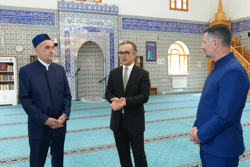 Ramin Məmmədov Kürdəmirdəki məscidləri ziyarət edib, din xadimləri ilə müzakirə aparıb