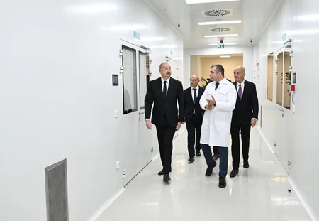 İlham Əliyev Pirallahı Sənaye Parkında dərman istehsalı müəssisəsinin açılışında iştirak edib