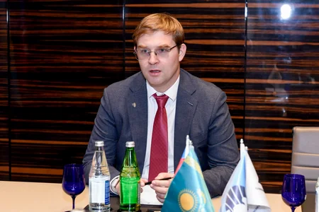 Mahir Məmmədov FIDE prezidenti Timur Turlovla əməkdaşlığı müzakirə edib