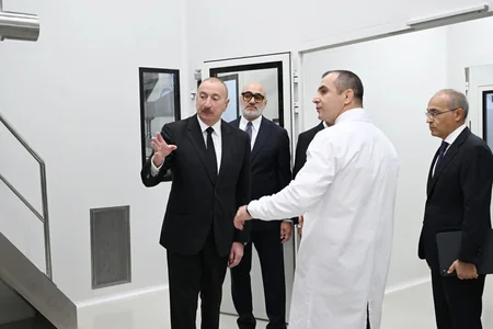 İlham Əliyev Pirallahı Sənaye Parkında dərman istehsalı müəssisəsinin açılışında iştirak edib