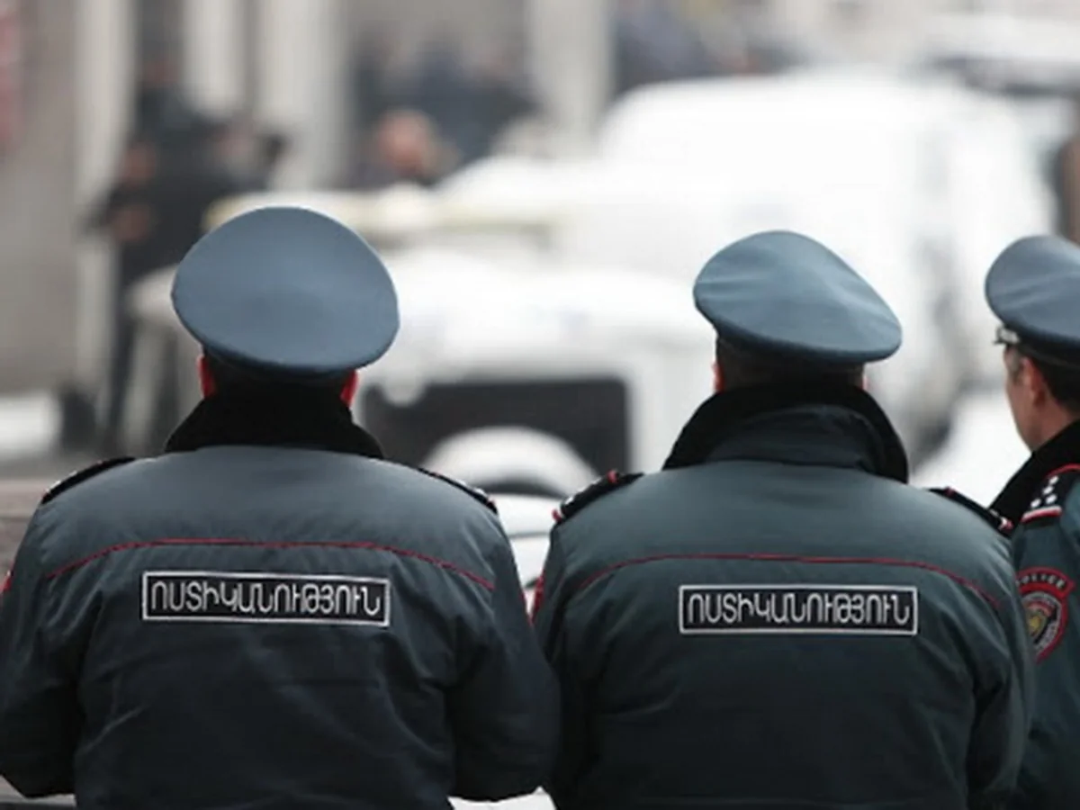 Ermənistanda sərxoş sürücü polislərə atəş açıb