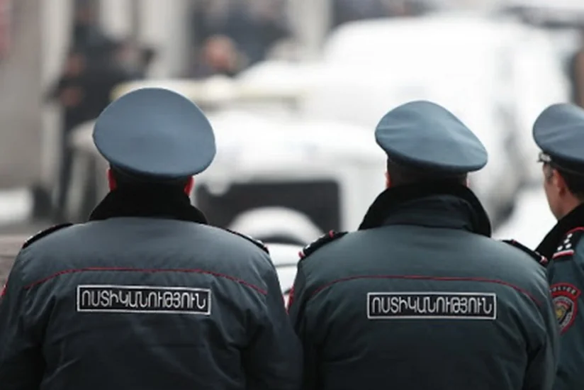 Ermənistanda sərxoş sürücü polislərə atəş açıb