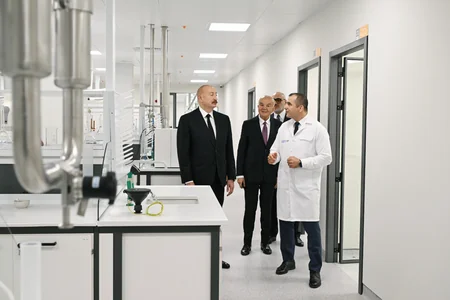İlham Əliyev Pirallahı Sənaye Parkında dərman istehsalı müəssisəsinin açılışında iştirak edib