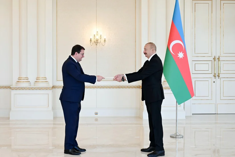 Avstriya səfiri İlham Əliyevə etimadnaməsini azərbaycanca təqdim edib