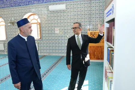 Ramin Məmmədov Kürdəmirdəki məscidləri ziyarət edib, din xadimləri ilə müzakirə aparıb