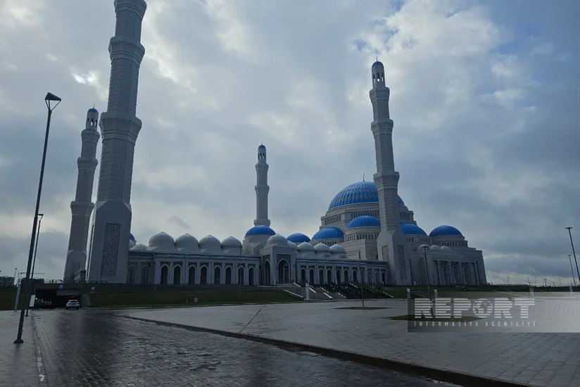 Foreign media representatives visit Nur-Sultan Mosque in Astana
