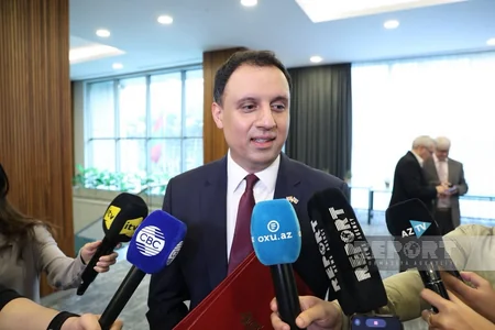 Britaniyanın Baş naziri Azərbaycanla münasibətləri yeni səviyyəyə çıxarmaq niyyətindədir