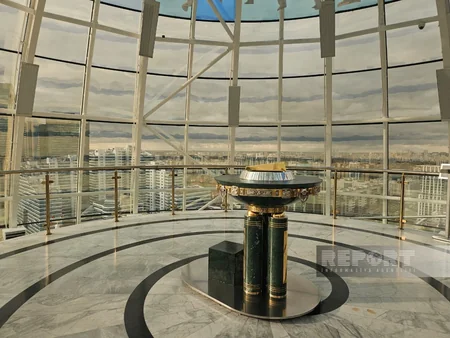 Xarici jurnalistlər Astanada Bayterek monumentini ziyarət ediblər