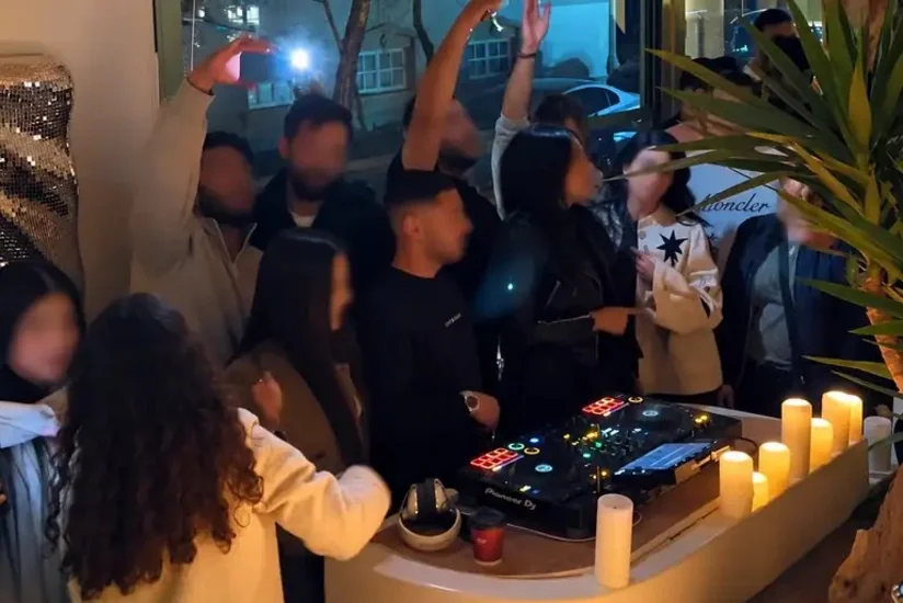 İranda kafelərdə canlı musiqi və dicey qadağan edilib