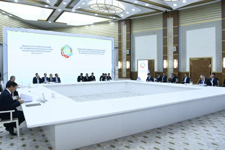 Ceyhun Bayramov Orta Dəhlizin artan rolunu qeyd edib