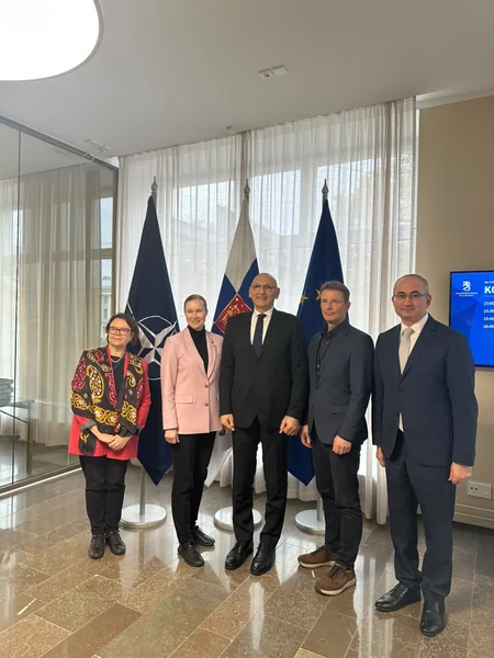 Elçin Əmirbəyov: Dönməz sülhə gedən yolda mühüm maneə aradan qaldırılmalıdır