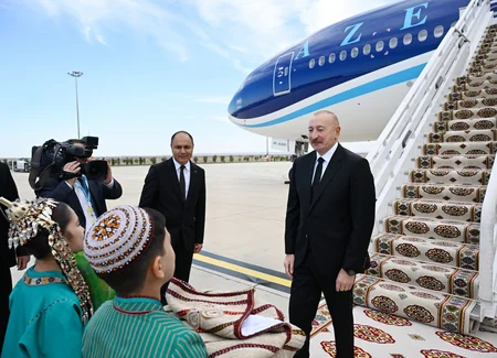 Ilham Aliyev arrives in Turkmenistan on working visit