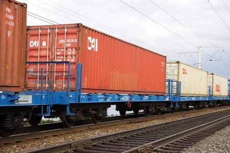 Число блок-поездов, принятых АЖД из Китая, выросло на 40%