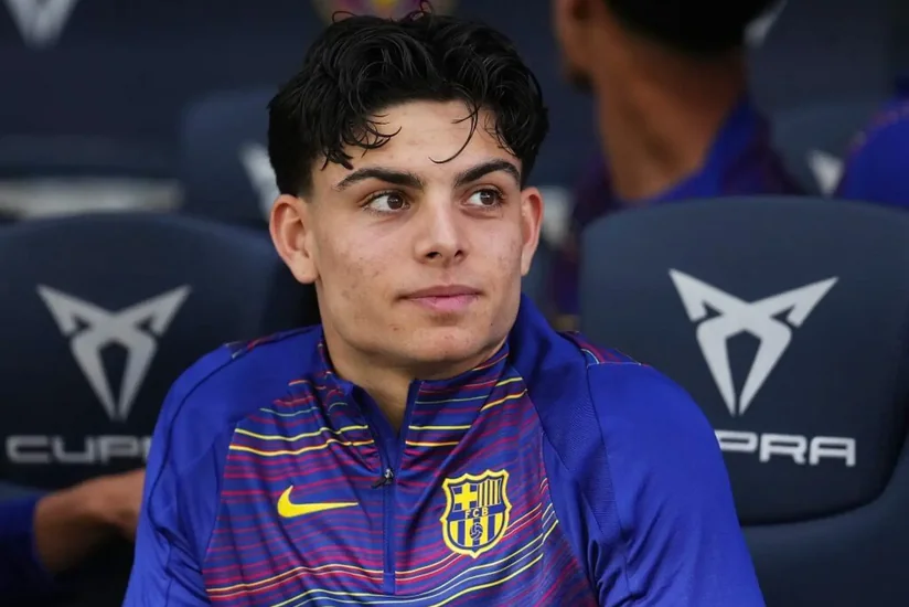 Barselona müdafiəçisi Xavi Espartla müqavilənin müddətini uzadıb
