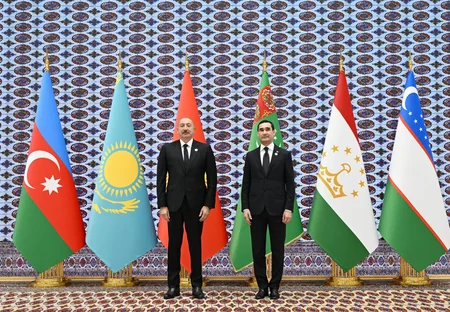 İlham Əliyev Avaza Kompleksinə gəlib