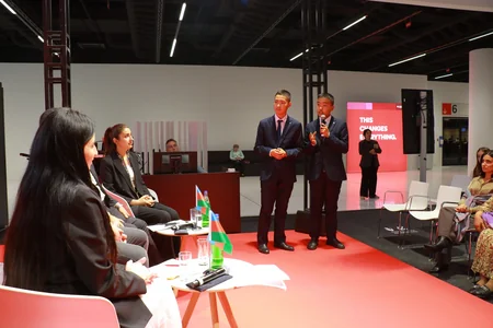 Frankfurt sərgisi çərçivəsində Azərbaycan ədəbiyyatı geniş təqdim olunub