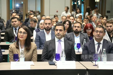 Bakıda gənc nəslin milli-mənəvi dəyərlər ruhunda tərbiyəsi müzakirə olunub