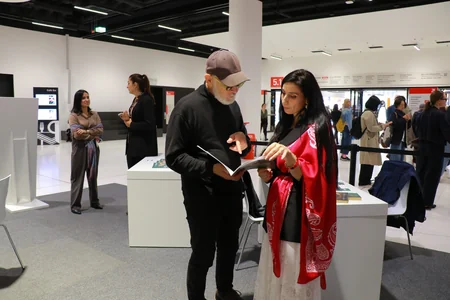 Frankfurt sərgisi çərçivəsində Azərbaycan ədəbiyyatı geniş təqdim olunub