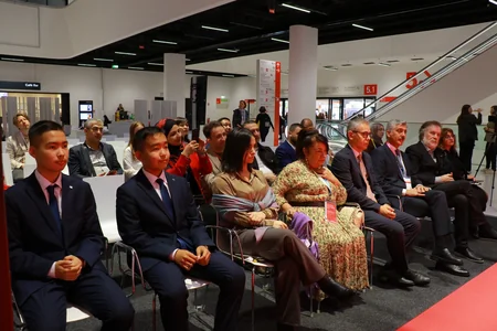 Frankfurt sərgisi çərçivəsində Azərbaycan ədəbiyyatı geniş təqdim olunub
