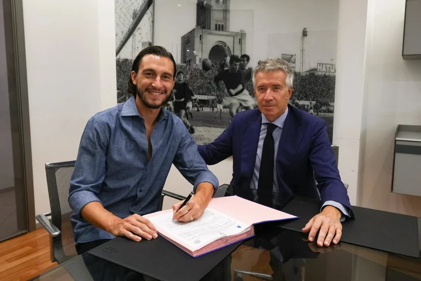 Bolonya italiyalı müdafiəçi Matteo Darmianla müqavilə bağlayıb