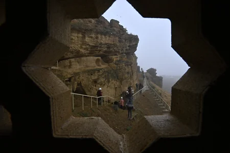 Qobustandakı Diri Baba türbəsini 9 ayda 28 mindən çox turist ziyarət edib