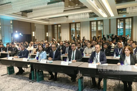 Bakıda gənc nəslin milli-mənəvi dəyərlər ruhunda tərbiyəsi müzakirə olunub