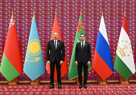 İlham Əliyev Türkmənbaşıda MDB Dövlət Başçıları Şurasının iclasında iştirak üçün Avaza Kompleksinə gəlib - ƏLAVƏ OLUNUB