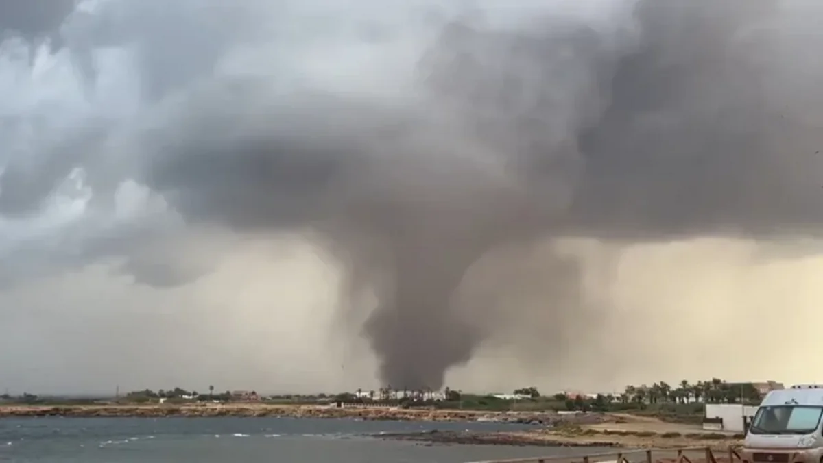 Siciliyanın qərbində nadir ikili tornado müşahidə olunub