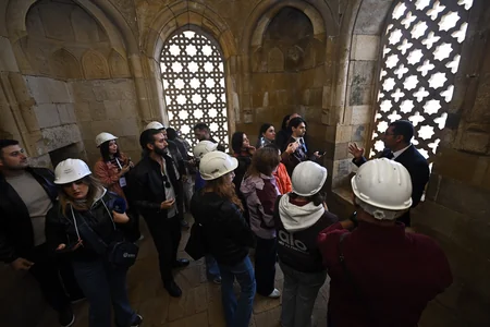 Qobustandakı Diri Baba türbəsini 9 ayda 28 mindən çox turist ziyarət edib