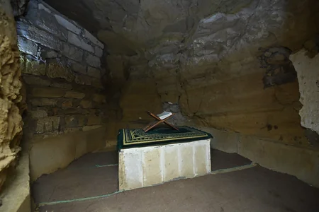 Qobustandakı Diri Baba türbəsini 9 ayda 28 mindən çox turist ziyarət edib