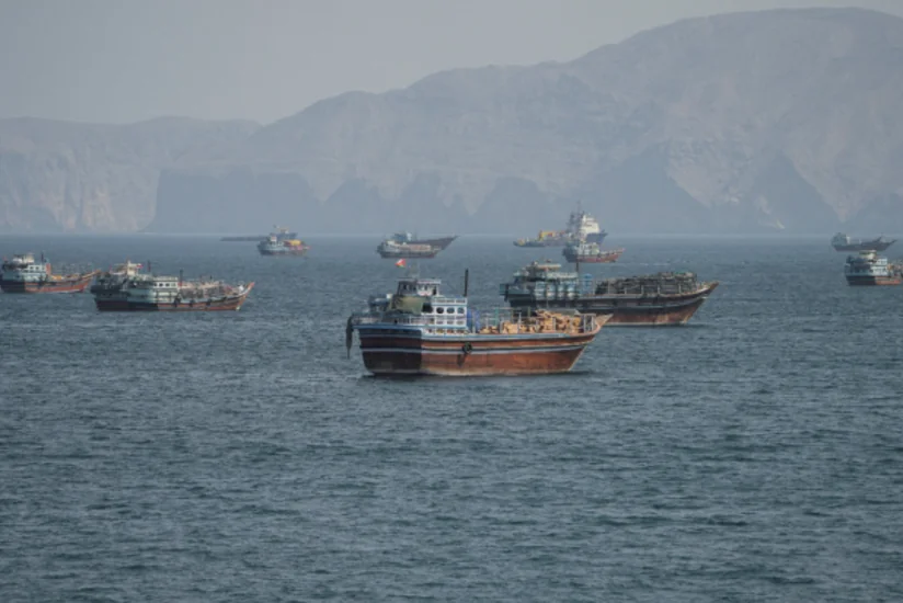 İran Hörmüz boğazından kənarda tankerlərə hücumları genişləndirib