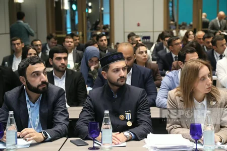 Bakıda gənc nəslin milli-mənəvi dəyərlər ruhunda tərbiyəsi müzakirə olunub