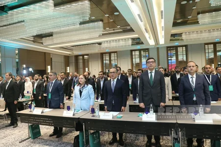 Bakıda Gənc nəslin milli-mənəvi dəyərlər ruhunda tərbiyəsi mövzusunda konfrans keçirilir
