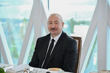 Azərbaycan Prezidenti və Çeçenistan başçısı birgə nahar ediblər
