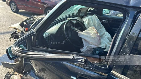Sumqayıtda sərnişin avtobusu minik avtomobili ilə toqquşub: xəsarət alanlar var
