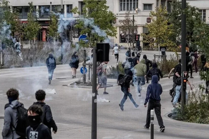 В ходе протестов старшеклассников во Франции пострадали 8 человек