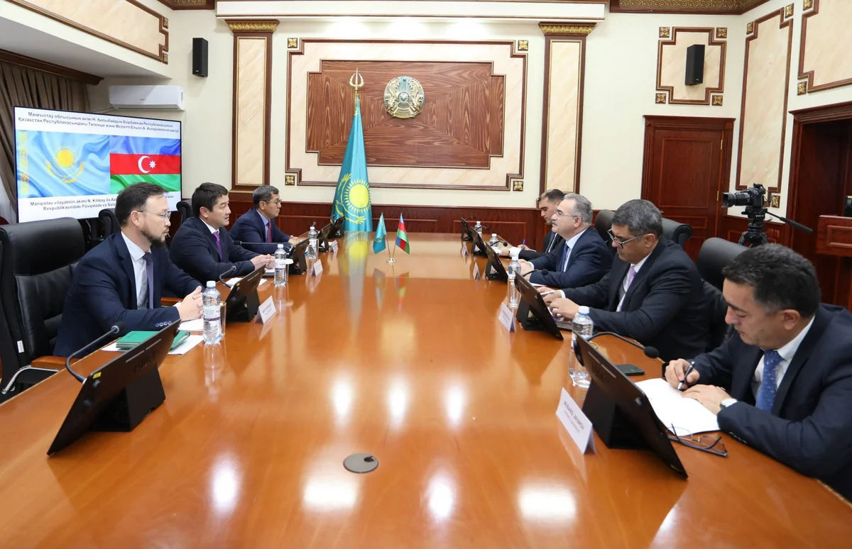 Kazakhstan, Azerbaijan discuss stronger transport and logistics ties