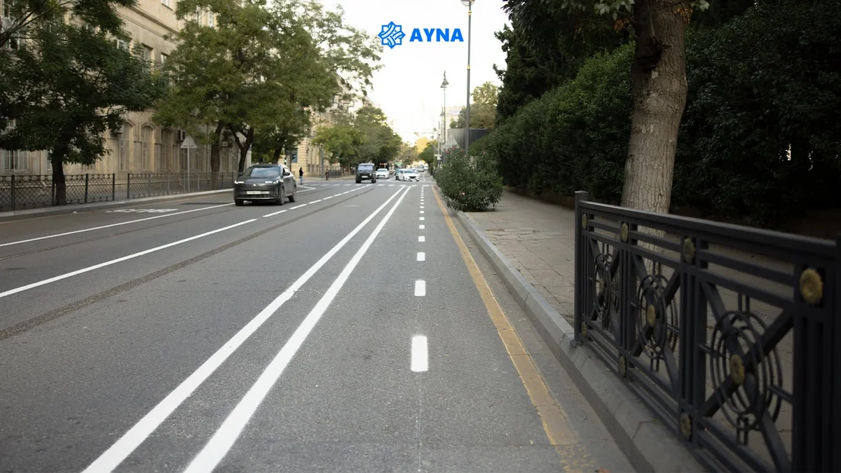 Bakının Azadlıq prospektində daha bir mikromobillik zolağı təşkil olunub