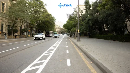 Bakının Azadlıq prospektində daha bir mikromobillik zolağı təşkil olunub