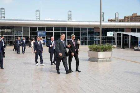 Czech transport minister visits Baku Railway Station