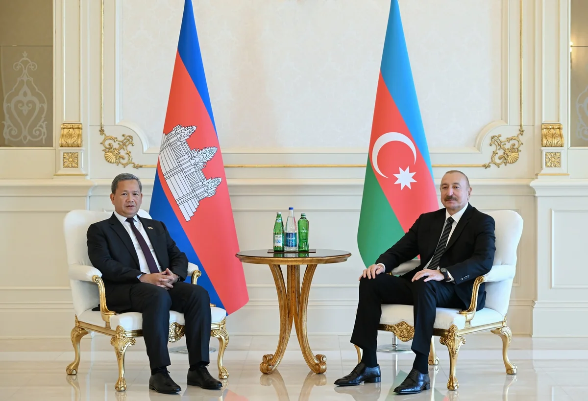 İlham Əliyevin Kambocanın Baş naziri ilə məhdud tərkibdə görüşü olub