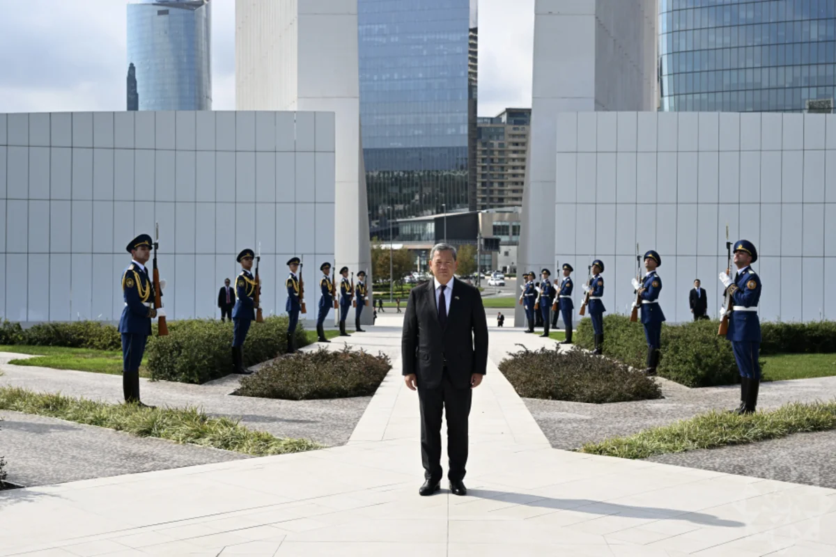 Kambocanın Baş naziri Zəfər parkını ziyarət edib
