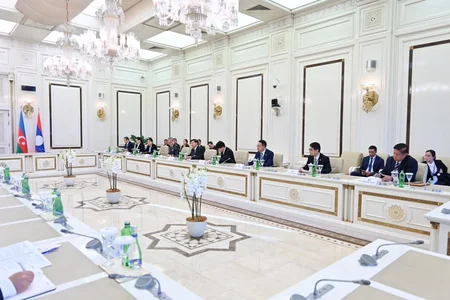 Azərbaycan və Laos parlamentlərinin əməkdaşlığı müzakirə edilib