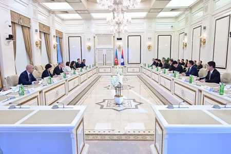 Azərbaycan və Laos parlamentlərinin əməkdaşlığı müzakirə edilib