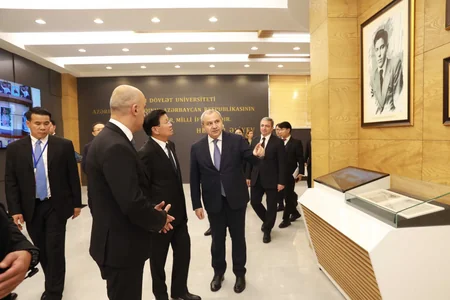 Президент Лаоса встретился со студентами БГУ
