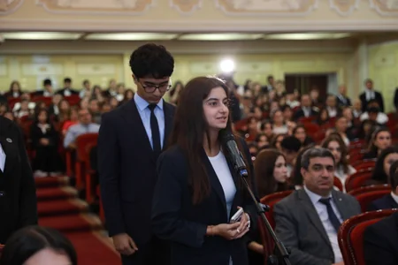 Президент Лаоса встретился со студентами БГУ