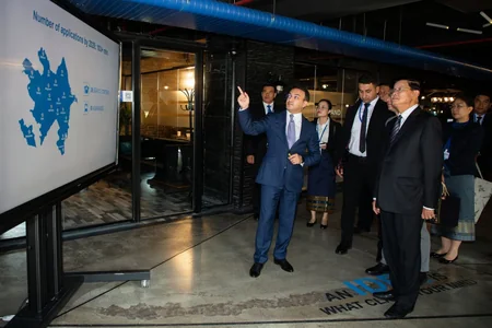 Laos Prezidenti ASAN xidmət mərkəzinin fəaliyyəti ilə tanış olub