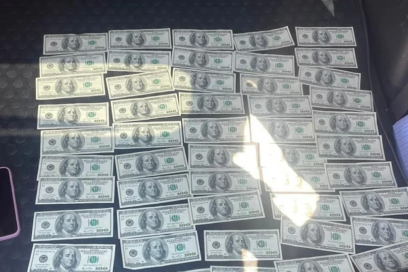 В ереванском аэропорту украли $30 тыс., переданных на хранение