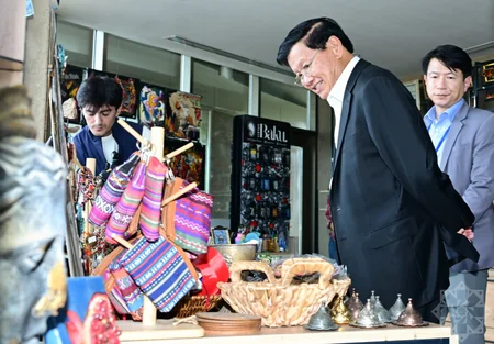 Laos Prezidenti Yanardağ Dövlət Tarix-Mədəniyyət və Təbiət Qoruğunu ziyarət edib