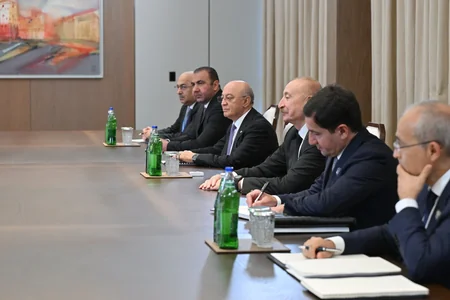 Prezident İlham Əliyev Qətər Dövlətinin Əmiri ilə görüşüb